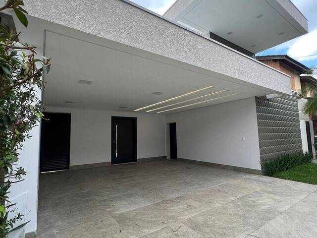 #32 - Casa em condomínio para Venda em Barueri - SP