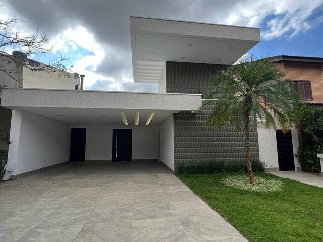 #32 - Casa em condomínio para Venda em Barueri - SP
