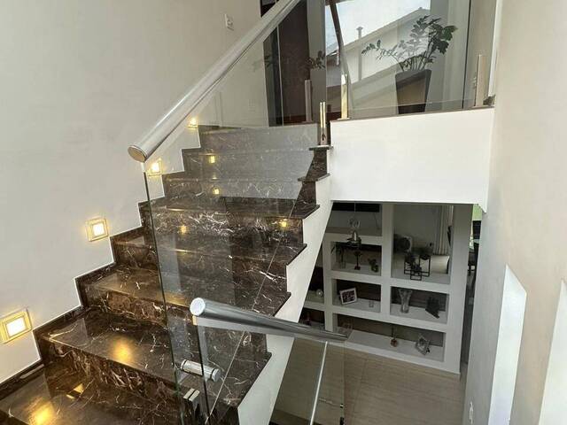 Casa para Venda em Santana de Parnaíba - 4