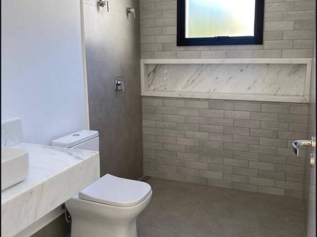 Casa para Venda em Santana de Parnaíba - 5