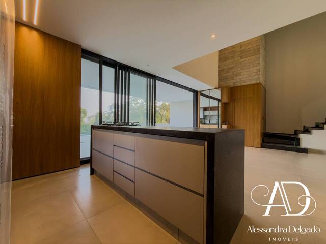 #74 - Casa para Venda em Santana de Parnaíba - SP