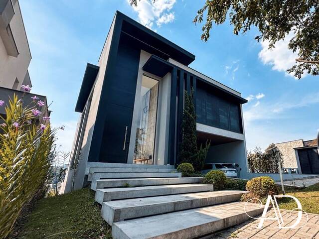 #92 - Casa para Venda em Santana de Parnaíba - SP