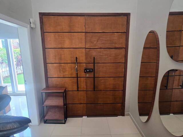 #93 - Casa para Venda em Santana de Parnaíba - SP