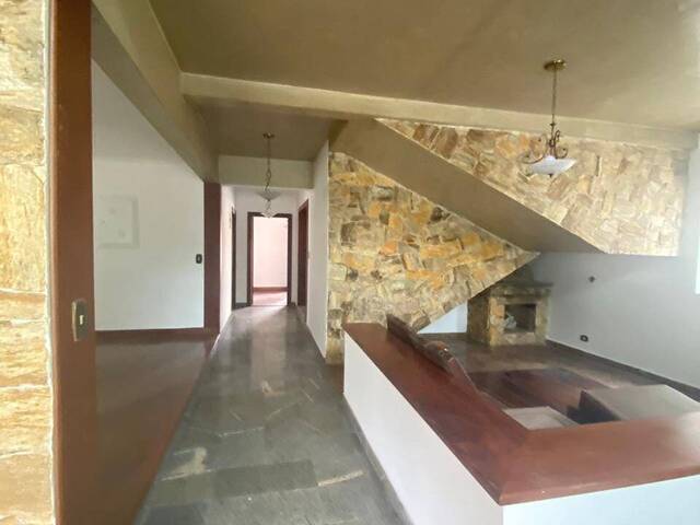 #118 - Casa para Venda em Santana de Parnaíba - SP
