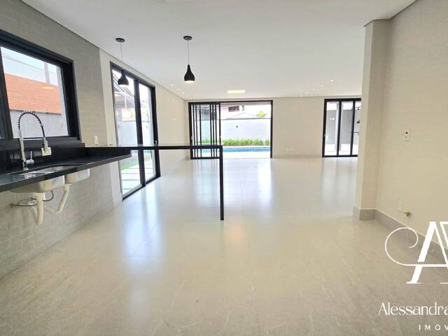 #120 - Casa para Venda em Santana de Parnaíba - SP