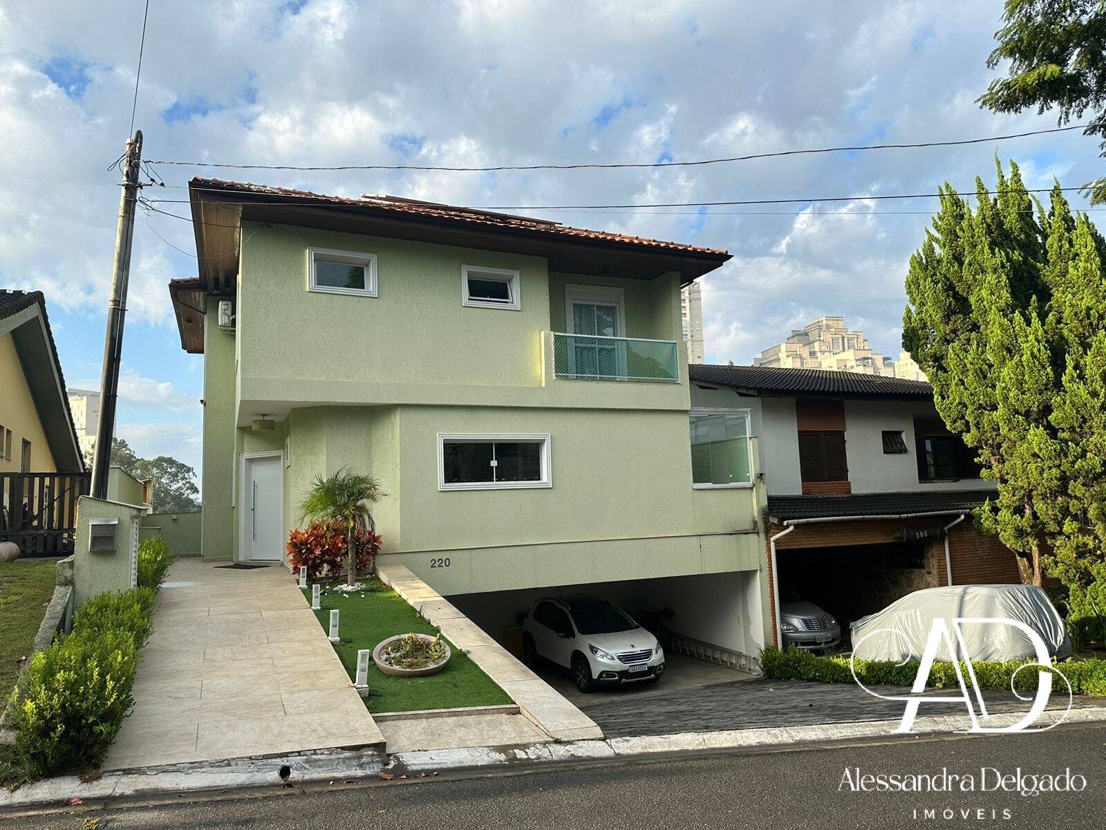 Casa, 4 quartos, 308 m² - Foto 1
