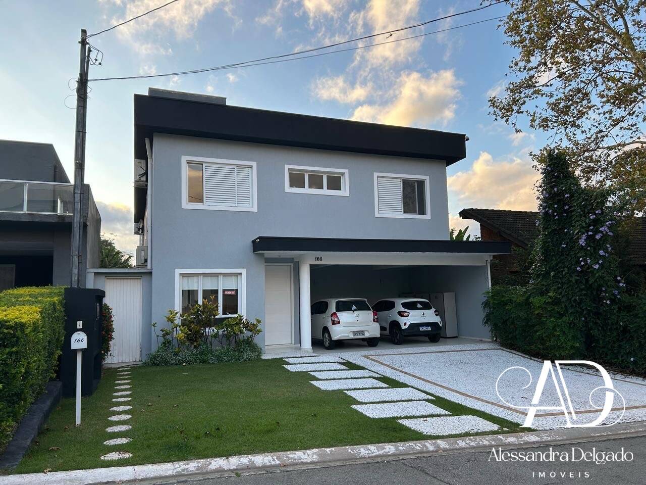 Casa, 4 quartos, 278 m² - Foto 1